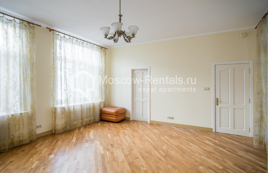 Photo #16 5-room (4 BR) apartment for <a href="http://moscow-rentals.ru/en/articles/long-term-rent" target="_blank">a long-term</a> rent
 in Russia, Moscow, Serafimovicha str, 2