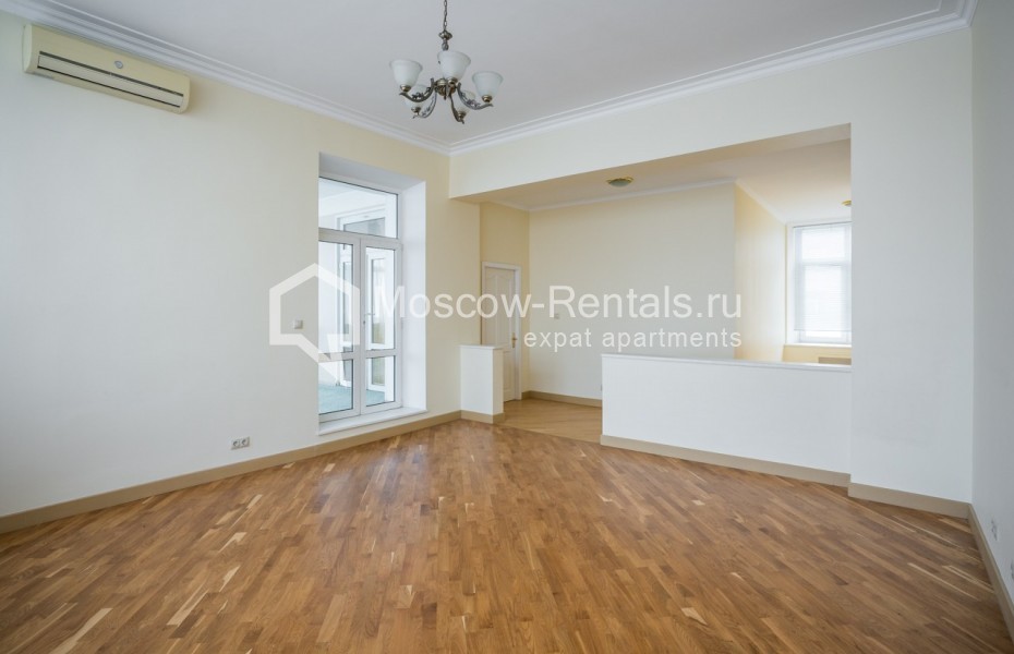 Photo #20 5-room (4 BR) apartment for <a href="http://moscow-rentals.ru/en/articles/long-term-rent" target="_blank">a long-term</a> rent
 in Russia, Moscow, Serafimovicha str, 2