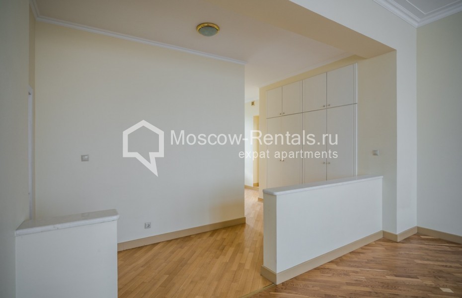 Photo #22 5-room (4 BR) apartment for <a href="http://moscow-rentals.ru/en/articles/long-term-rent" target="_blank">a long-term</a> rent
 in Russia, Moscow, Serafimovicha str, 2
