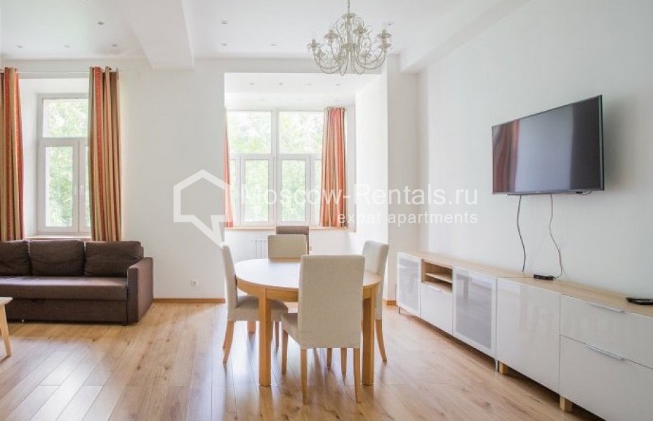Photo #1 4-room (3 BR) apartment for <a href="http://moscow-rentals.ru/en/articles/long-term-rent" target="_blank">a long-term</a> rent
 in Russia, Moscow, Serafimovicha str, 2