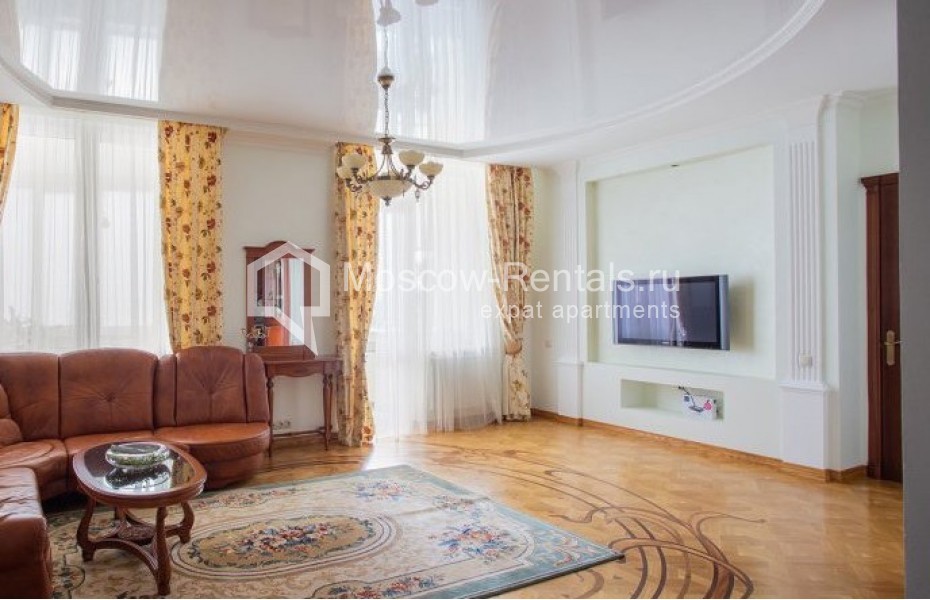 Photo #3 4-room (3 BR) apartment for <a href="http://moscow-rentals.ru/en/articles/long-term-rent" target="_blank">a long-term</a> rent
 in Russia, Moscow, Shabolovka str, 23к5