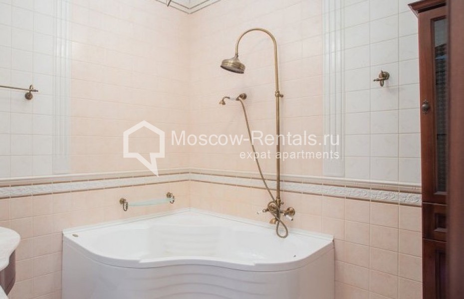 Photo #13 4-room (3 BR) apartment for <a href="http://moscow-rentals.ru/en/articles/long-term-rent" target="_blank">a long-term</a> rent
 in Russia, Moscow, Shabolovka str, 23к5