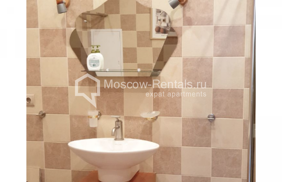 Photo #20 4-room (3 BR) apartment for <a href="http://moscow-rentals.ru/en/articles/long-term-rent" target="_blank">a long-term</a> rent
 in Russia, Moscow, 1st Smolenskyi lane, 17