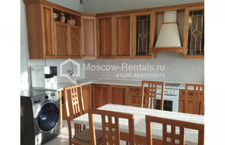 Photo #1 4-room (3 BR) apartment for <a href="http://moscow-rentals.ru/en/articles/long-term-rent" target="_blank">a long-term</a> rent
 in Russia, Moscow, 1st Smolenskyi lane, 17