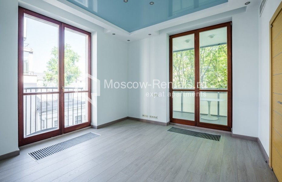 Photo #1 4-room (3 BR) apartment for <a href="http://moscow-rentals.ru/en/articles/long-term-rent" target="_blank">a long-term</a> rent
 in Russia, Moscow, Ostozhenka str, 27К2