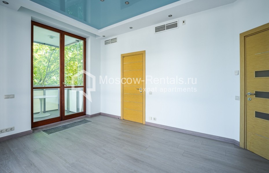 Photo #2 4-room (3 BR) apartment for <a href="http://moscow-rentals.ru/en/articles/long-term-rent" target="_blank">a long-term</a> rent
 in Russia, Moscow, Ostozhenka str, 27К2