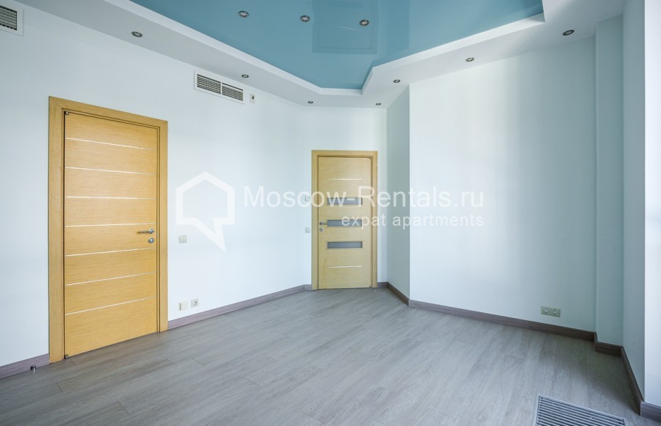 Photo #3 4-room (3 BR) apartment for <a href="http://moscow-rentals.ru/en/articles/long-term-rent" target="_blank">a long-term</a> rent
 in Russia, Moscow, Ostozhenka str, 27К2