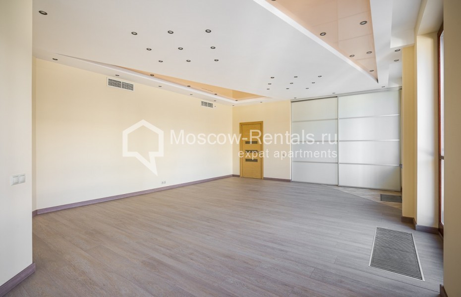 Photo #8 4-room (3 BR) apartment for <a href="http://moscow-rentals.ru/en/articles/long-term-rent" target="_blank">a long-term</a> rent
 in Russia, Moscow, Ostozhenka str, 27К2
