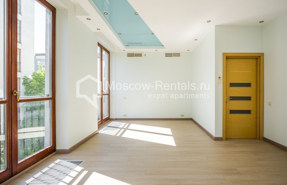 Photo #13 4-room (3 BR) apartment for <a href="http://moscow-rentals.ru/en/articles/long-term-rent" target="_blank">a long-term</a> rent
 in Russia, Moscow, Ostozhenka str, 27К2