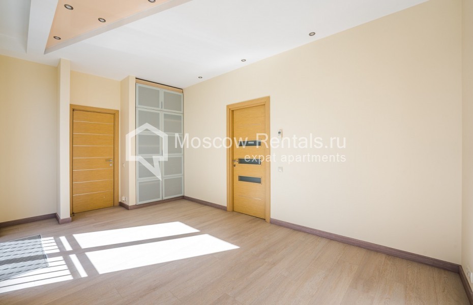 Photo #15 4-room (3 BR) apartment for <a href="http://moscow-rentals.ru/en/articles/long-term-rent" target="_blank">a long-term</a> rent
 in Russia, Moscow, Ostozhenka str, 27К2