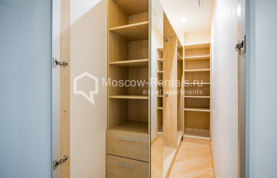 Photo #17 4-room (3 BR) apartment for <a href="http://moscow-rentals.ru/en/articles/long-term-rent" target="_blank">a long-term</a> rent
 in Russia, Moscow, Ostozhenka str, 27К2