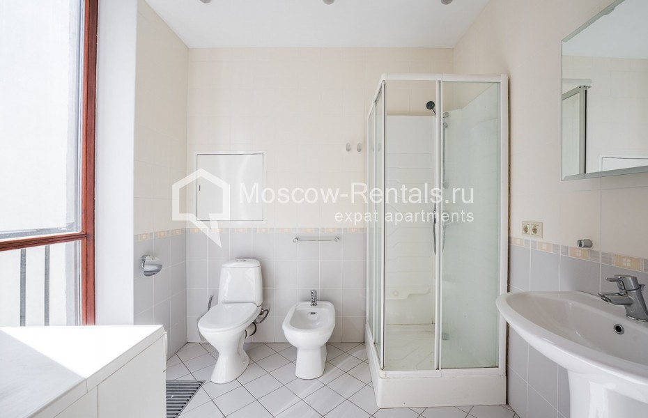 Photo #20 4-room (3 BR) apartment for <a href="http://moscow-rentals.ru/en/articles/long-term-rent" target="_blank">a long-term</a> rent
 in Russia, Moscow, Ostozhenka str, 27К2