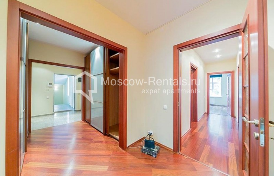 Photo #8 4-room (3 BR) apartment for <a href="http://moscow-rentals.ru/en/articles/long-term-rent" target="_blank">a long-term</a> rent
 in Russia, Moscow, Arbat str, 43С3