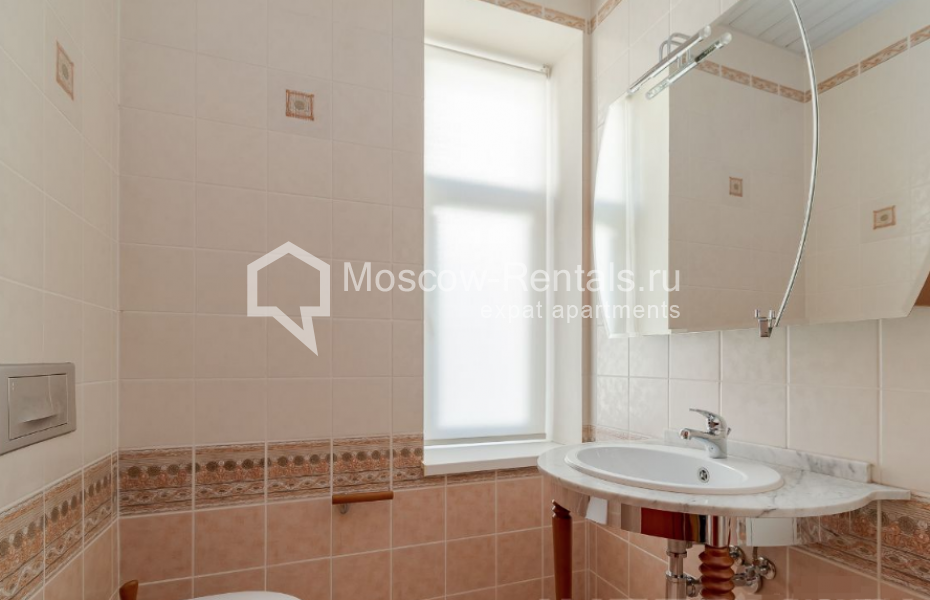 Photo #11 4-room (3 BR) apartment for <a href="http://moscow-rentals.ru/en/articles/long-term-rent" target="_blank">a long-term</a> rent
 in Russia, Moscow, Arbat str, 43С3