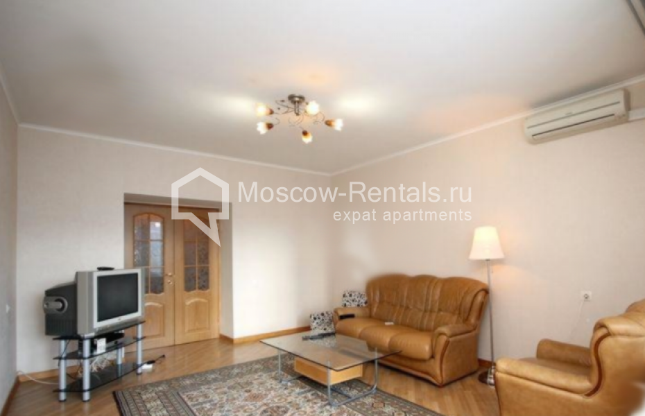 Photo #1 3-room (2 BR) apartment for <a href="http://moscow-rentals.ru/en/articles/long-term-rent" target="_blank">a long-term</a> rent
 in Russia, Moscow, Ruzheinyi lane, 4