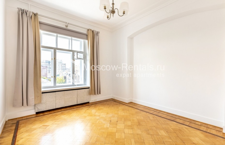 Photo #13 5-room (4 BR) apartment for <a href="http://moscow-rentals.ru/en/articles/long-term-rent" target="_blank">a long-term</a> rent
 in Russia, Moscow, Ogorodnaya Sloboda str, 14