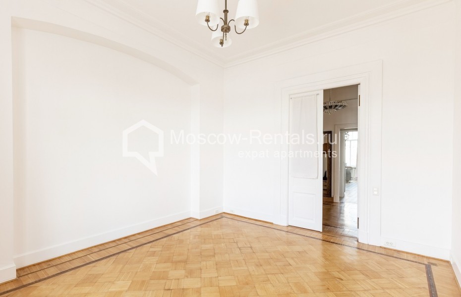 Photo #14 5-room (4 BR) apartment for <a href="http://moscow-rentals.ru/en/articles/long-term-rent" target="_blank">a long-term</a> rent
 in Russia, Moscow, Ogorodnaya Sloboda str, 14