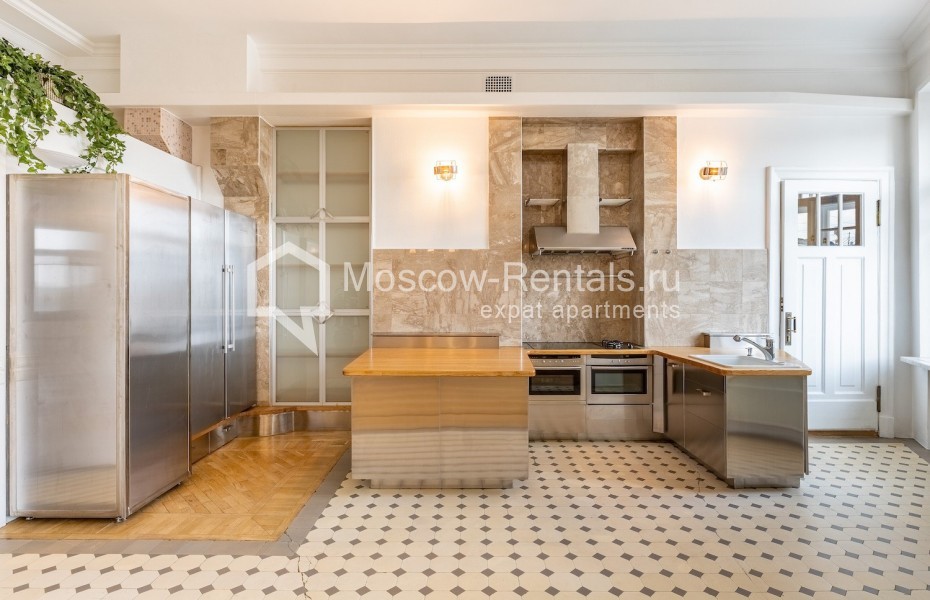 Photo #2 5-room (4 BR) apartment for <a href="http://moscow-rentals.ru/en/articles/long-term-rent" target="_blank">a long-term</a> rent
 in Russia, Moscow, Ogorodnaya Sloboda str, 14