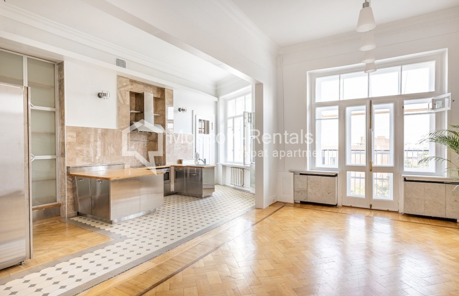 Photo #1 5-room (4 BR) apartment for <a href="http://moscow-rentals.ru/en/articles/long-term-rent" target="_blank">a long-term</a> rent
 in Russia, Moscow, Ogorodnaya Sloboda str, 14