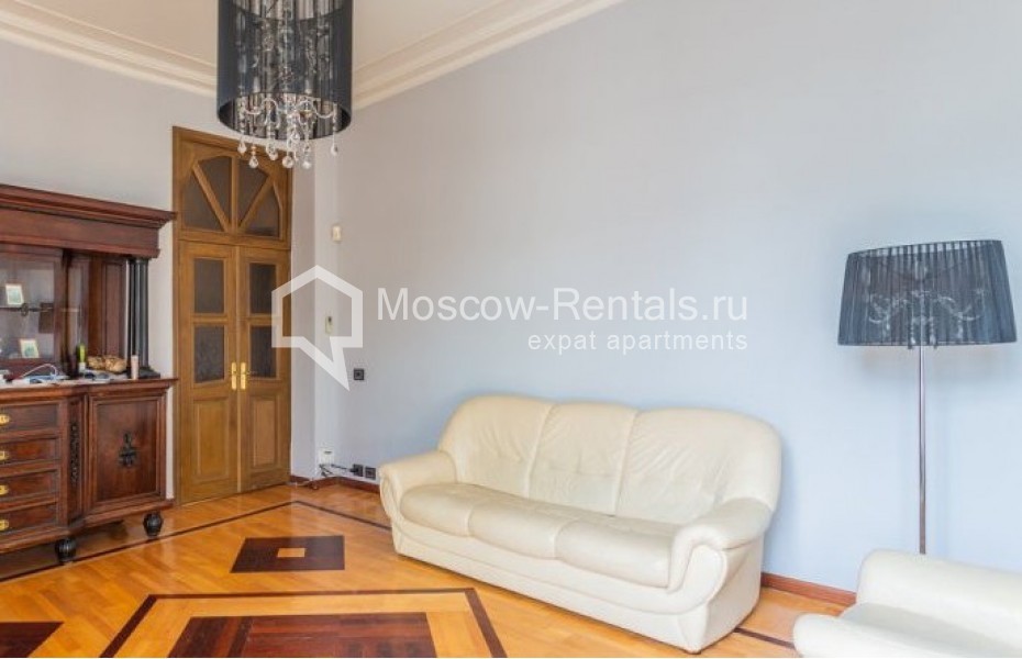 Photo #4 3-room (2 BR) apartment for <a href="http://moscow-rentals.ru/en/articles/long-term-rent" target="_blank">a long-term</a> rent
 in Russia, Moscow, B. Tatarskaya str, 36