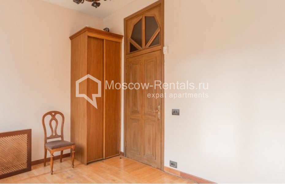 Photo #11 3-room (2 BR) apartment for <a href="http://moscow-rentals.ru/en/articles/long-term-rent" target="_blank">a long-term</a> rent
 in Russia, Moscow, B. Tatarskaya str, 36
