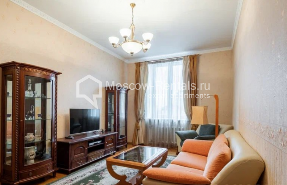 Photo #1 3-room (2 BR) apartment for <a href="http://moscow-rentals.ru/en/articles/long-term-rent" target="_blank">a long-term</a> rent
 in Russia, Moscow, Kutuzovskyi prosp, 10