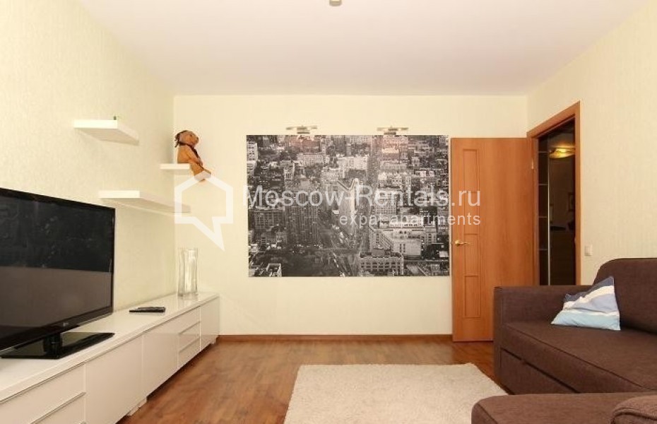 Photo #1 3-room (2 BR) apartment for <a href="http://moscow-rentals.ru/en/articles/long-term-rent" target="_blank">a long-term</a> rent
 in Russia, Moscow, 2nd Brestskaya str, 37 bld 1