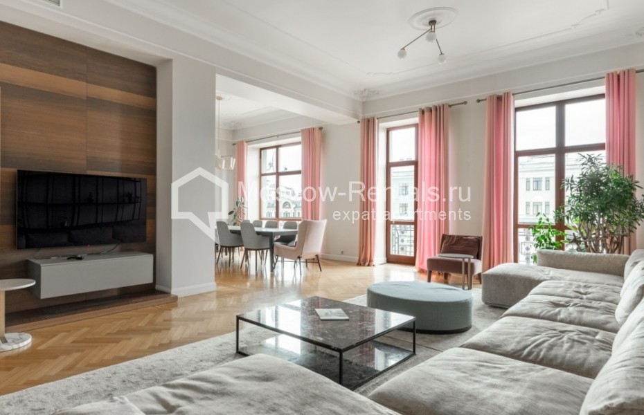 Photo #1 4-room (3 BR) apartment for <a href="http://moscow-rentals.ru/en/articles/long-term-rent" target="_blank">a long-term</a> rent
 in Russia, Moscow, Tverskoy blv, 9