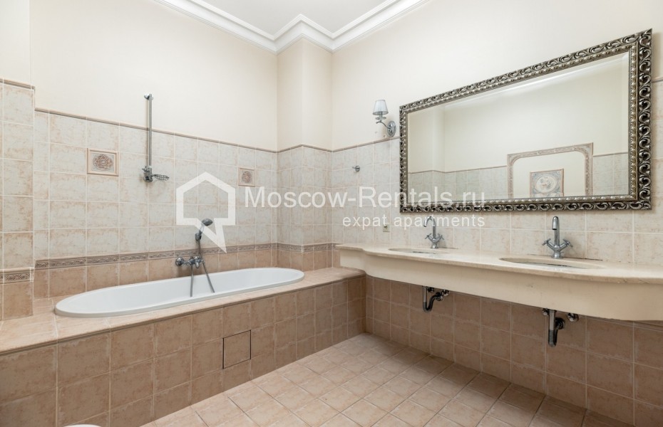 Photo #17 4-room (3 BR) apartment for <a href="http://moscow-rentals.ru/en/articles/long-term-rent" target="_blank">a long-term</a> rent
 in Russia, Moscow, Tverskoy blv, 9