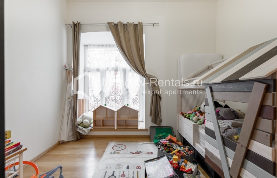 Photo #11 4-room (3 BR) apartment for <a href="http://moscow-rentals.ru/en/articles/long-term-rent" target="_blank">a long-term</a> rent
 in Russia, Moscow, M. Vlasievskyi lane, 14/23
