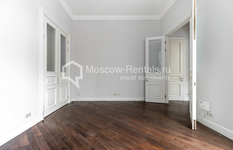 Photo #5 4-room (3 BR) apartment for <a href="http://moscow-rentals.ru/en/articles/long-term-rent" target="_blank">a long-term</a> rent
 in Russia, Moscow, Starokonushennyi lane, 5/14