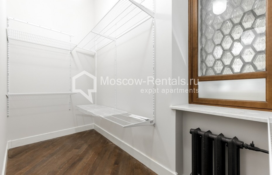 Photo #14 4-room (3 BR) apartment for <a href="http://moscow-rentals.ru/en/articles/long-term-rent" target="_blank">a long-term</a> rent
 in Russia, Moscow, Starokonushennyi lane, 5/14