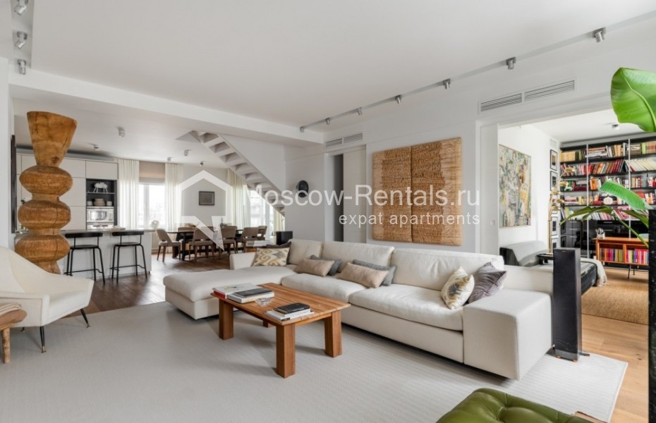 Photo #1 5-room (4 BR) apartment for <a href="http://moscow-rentals.ru/en/articles/long-term-rent" target="_blank">a long-term</a> rent
 in Russia, Moscow, Staryi Tolmachevskyi lane, 3