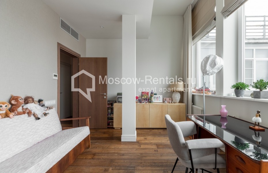 Photo #17 5-room (4 BR) apartment for <a href="http://moscow-rentals.ru/en/articles/long-term-rent" target="_blank">a long-term</a> rent
 in Russia, Moscow, Staryi Tolmachevskyi lane, 3