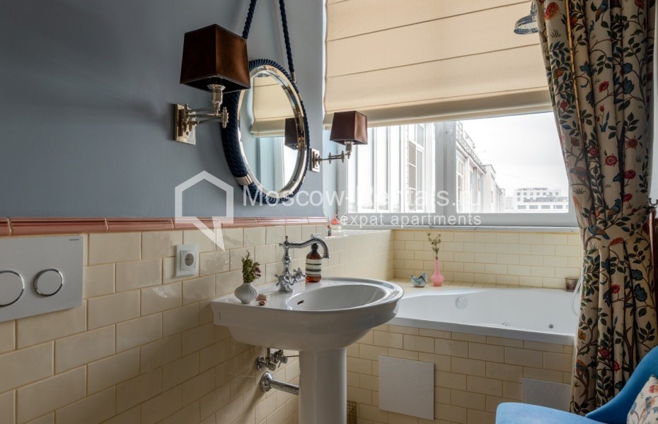 Photo #23 5-room (4 BR) apartment for <a href="http://moscow-rentals.ru/en/articles/long-term-rent" target="_blank">a long-term</a> rent
 in Russia, Moscow, Staryi Tolmachevskyi lane, 3