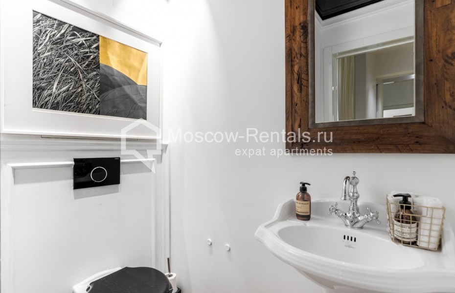 Photo #24 5-room (4 BR) apartment for <a href="http://moscow-rentals.ru/en/articles/long-term-rent" target="_blank">a long-term</a> rent
 in Russia, Moscow, Staryi Tolmachevskyi lane, 3