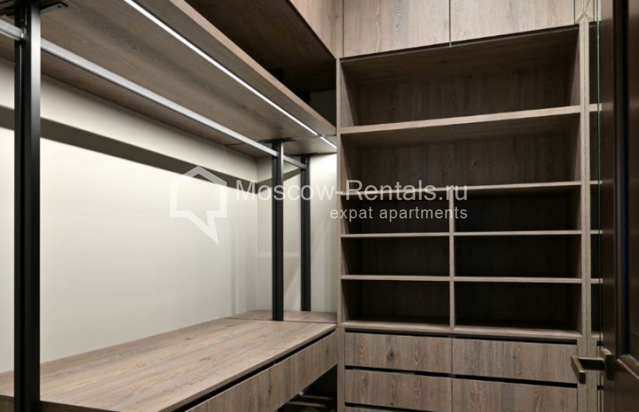 Photo #16 4-room (3 BR) apartment for <a href="http://moscow-rentals.ru/en/articles/long-term-rent" target="_blank">a long-term</a> rent
 in Russia, Moscow, Sadovnicheskaya str, 29