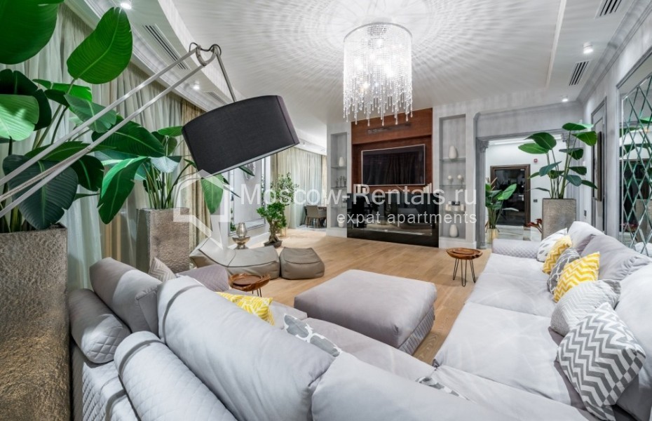 Photo #1 4-room (3 BR) apartment for <a href="http://moscow-rentals.ru/en/articles/long-term-rent" target="_blank">a long-term</a> rent
 in Russia, Moscow, Efremova str, 10с1к4/5
