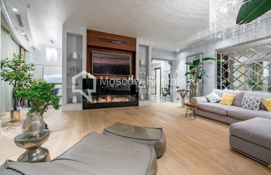 Photo #2 4-room (3 BR) apartment for <a href="http://moscow-rentals.ru/en/articles/long-term-rent" target="_blank">a long-term</a> rent
 in Russia, Moscow, Efremova str, 10с1к4/5