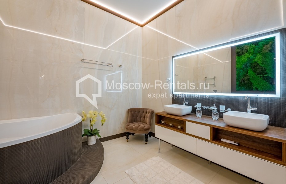 Photo #12 4-room (3 BR) apartment for <a href="http://moscow-rentals.ru/en/articles/long-term-rent" target="_blank">a long-term</a> rent
 in Russia, Moscow, Efremova str, 10с1к4/5