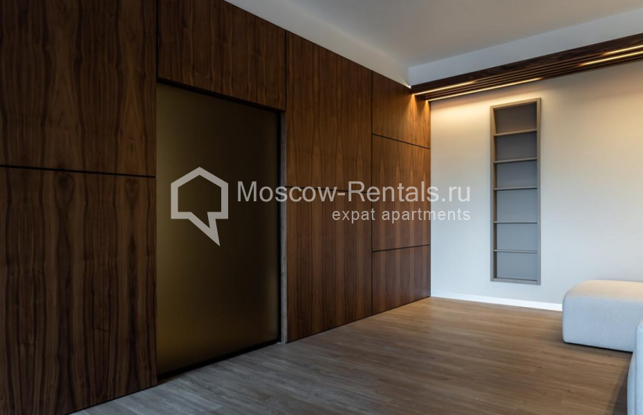 Photo #7 4-room (3 BR) apartment for <a href="http://moscow-rentals.ru/en/articles/long-term-rent" target="_blank">a long-term</a> rent
 in Russia, Moscow, Usacheva str, 13