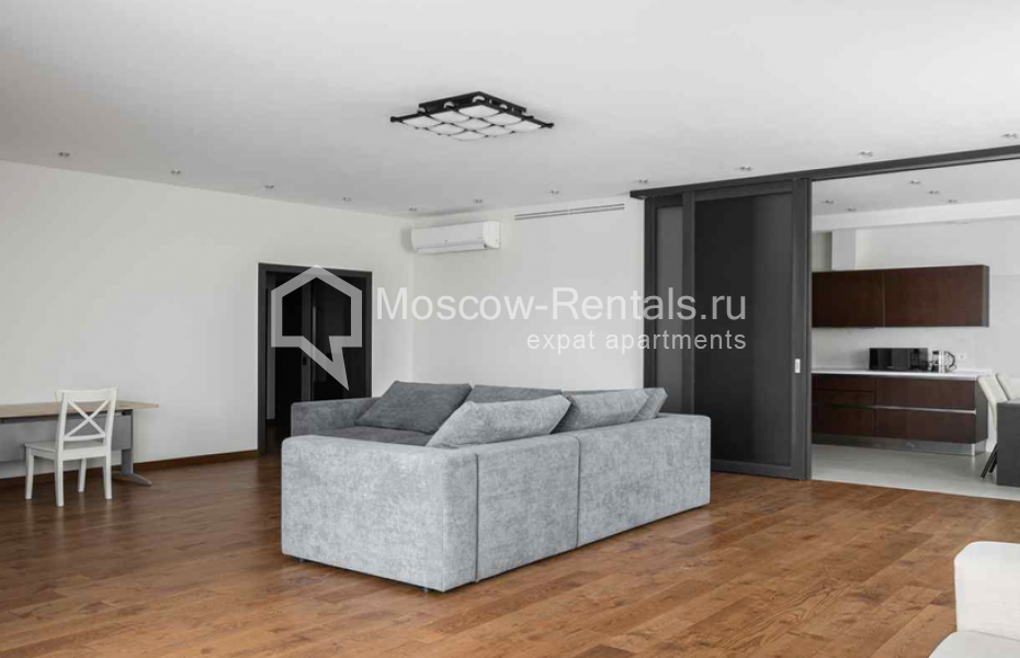 Photo #3 3-room (2 BR) apartment for <a href="http://moscow-rentals.ru/en/articles/long-term-rent" target="_blank">a long-term</a> rent
 in Russia, Moscow, Savvinskaya emb, 9