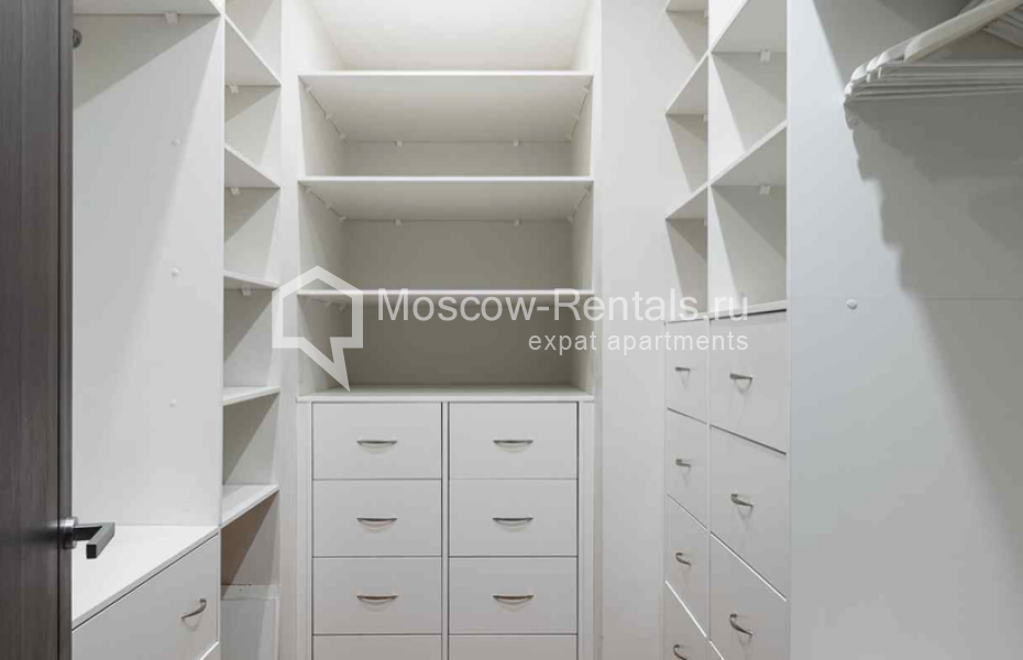 Photo #20 3-room (2 BR) apartment for <a href="http://moscow-rentals.ru/en/articles/long-term-rent" target="_blank">a long-term</a> rent
 in Russia, Moscow, Savvinskaya emb, 9
