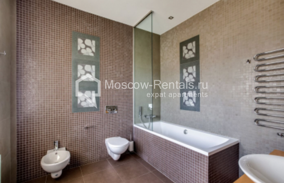 Photo #16 4-room (3 BR) apartment for <a href="http://moscow-rentals.ru/en/articles/long-term-rent" target="_blank">a long-term</a> rent
 in Russia, Moscow, M. Polyanka str, 2