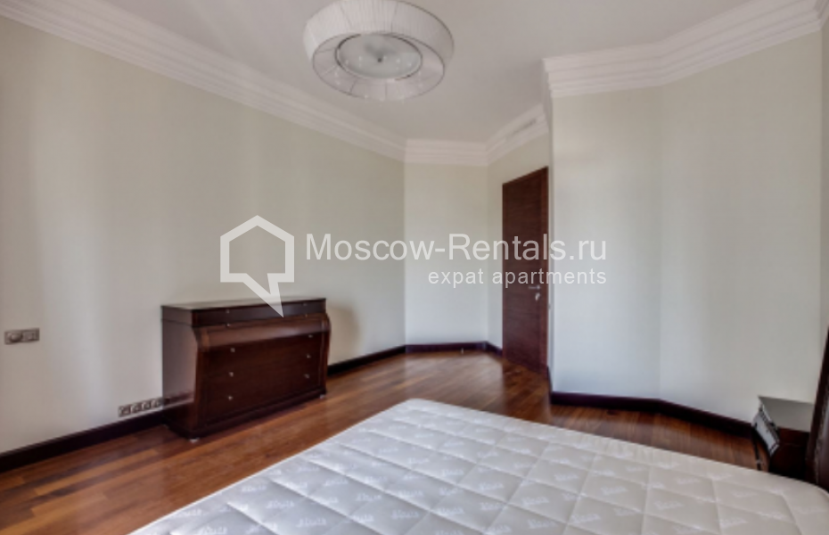 Photo #12 4-room (3 BR) apartment for <a href="http://moscow-rentals.ru/en/articles/long-term-rent" target="_blank">a long-term</a> rent
 in Russia, Moscow, M. Polyanka str, 2