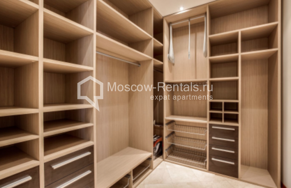 Photo #21 4-room (3 BR) apartment for <a href="http://moscow-rentals.ru/en/articles/long-term-rent" target="_blank">a long-term</a> rent
 in Russia, Moscow, M. Polyanka str, 2