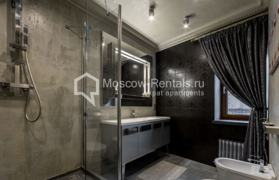 Photo #7 4-room (3 BR) apartment for <a href="http://moscow-rentals.ru/en/articles/long-term-rent" target="_blank">a long-term</a> rent
 in Russia, Moscow, Korobeinikov lane, 18