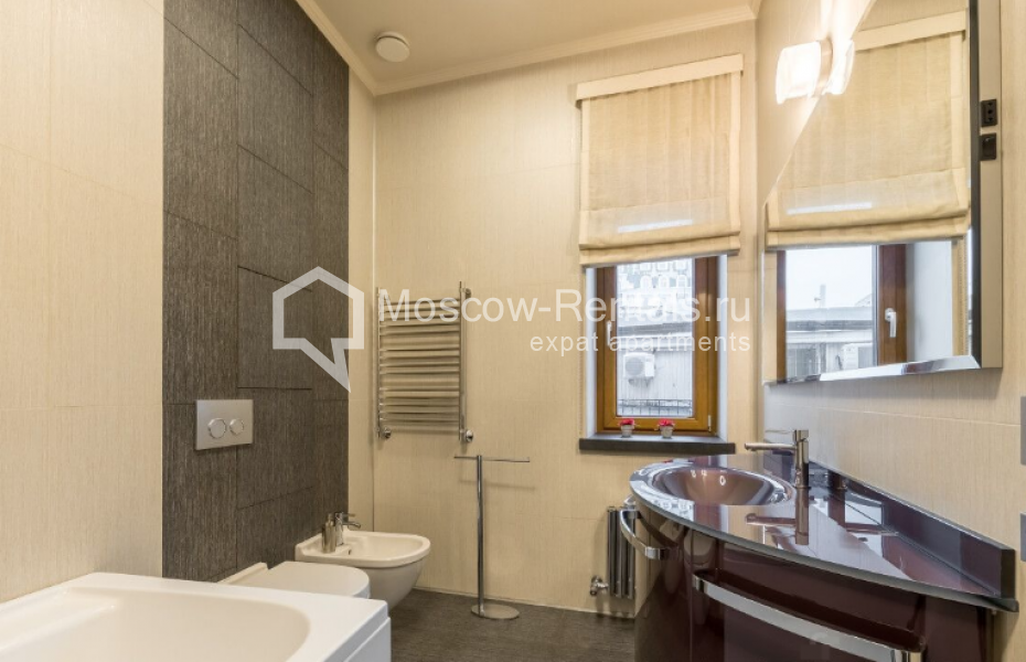 Photo #13 4-room (3 BR) apartment for <a href="http://moscow-rentals.ru/en/articles/long-term-rent" target="_blank">a long-term</a> rent
 in Russia, Moscow, Korobeinikov lane, 18