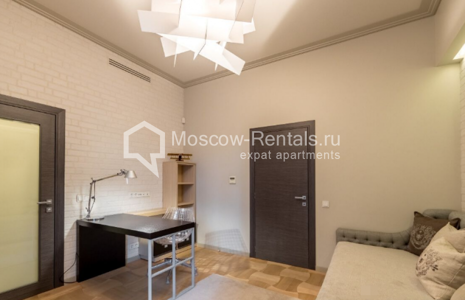 Photo #18 4-room (3 BR) apartment for <a href="http://moscow-rentals.ru/en/articles/long-term-rent" target="_blank">a long-term</a> rent
 in Russia, Moscow, Korobeinikov lane, 18