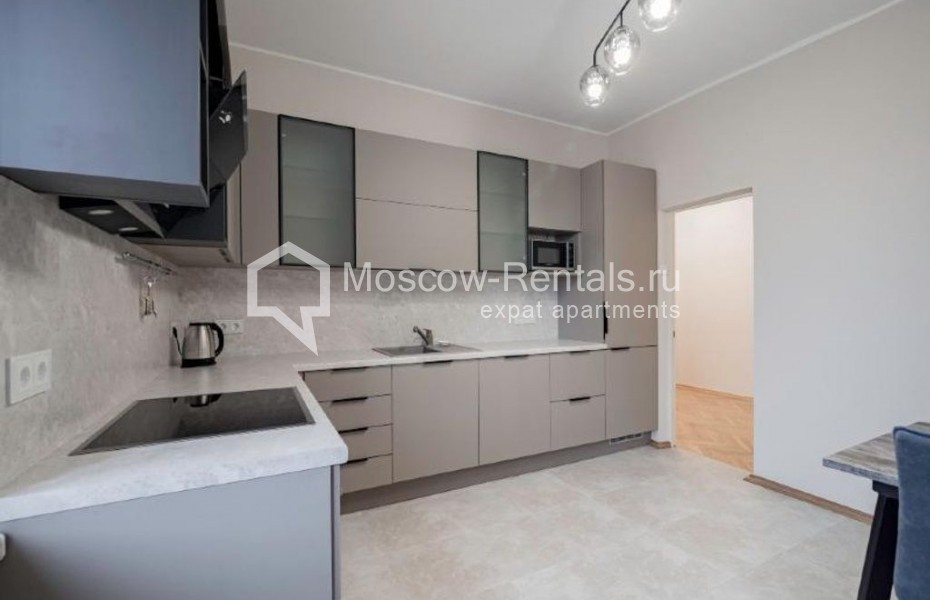 Photo #3 4-room (3 BR) apartment for <a href="http://moscow-rentals.ru/en/articles/long-term-rent" target="_blank">a long-term</a> rent
 in Russia, Moscow, B. Yakimanka str, 26